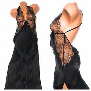 VS Designer Collection Chantilly Lace Dress